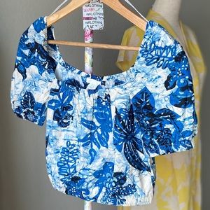 H&M Cute Blue Floral Short/crop-top